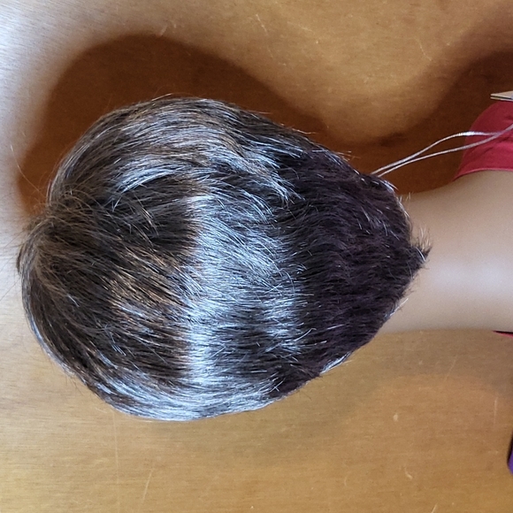 Short Charcoal Gray Wig - Picture 4 of 4